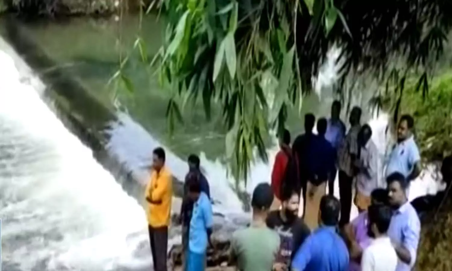വാമനപുരത്ത് കുളിക്കാനിറങ്ങിയ യുവാവിനെ കാണാതായി വാമനപുരത്ത് കുളിക്കാനിറങ്ങിയ യുവാവിനെ കാണാതായി
