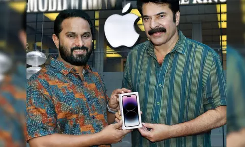 പതിവ് തെറ്റിച്ചില്ല, ഐ ഫോണ്‍ 14 പ്രോ മാക്സ് സ്വന്തമാക്കി മമ്മൂട്ടി