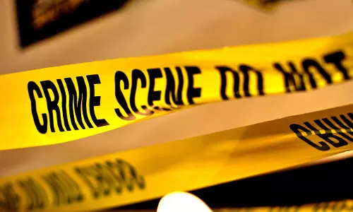 പത്തനംതിട്ടയിൽ യുവതിയുടെ കൈപ്പത്തി ഭര്ത്താവ് വെട്ടിമാറ്റി പത്തനംതിട്ടയിൽ യുവതിയുടെ കൈപ്പത്തി ഭര്ത്താവ് വെട്ടിമാറ്റി