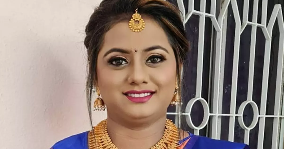 ലിഫ്റ്റിന്‍റെ വാതിലുകളുടെ ഇടയിൽ കുടുങ്ങി അധ്യാപികയ്ക്ക് ദാരുണാന്ത്യം