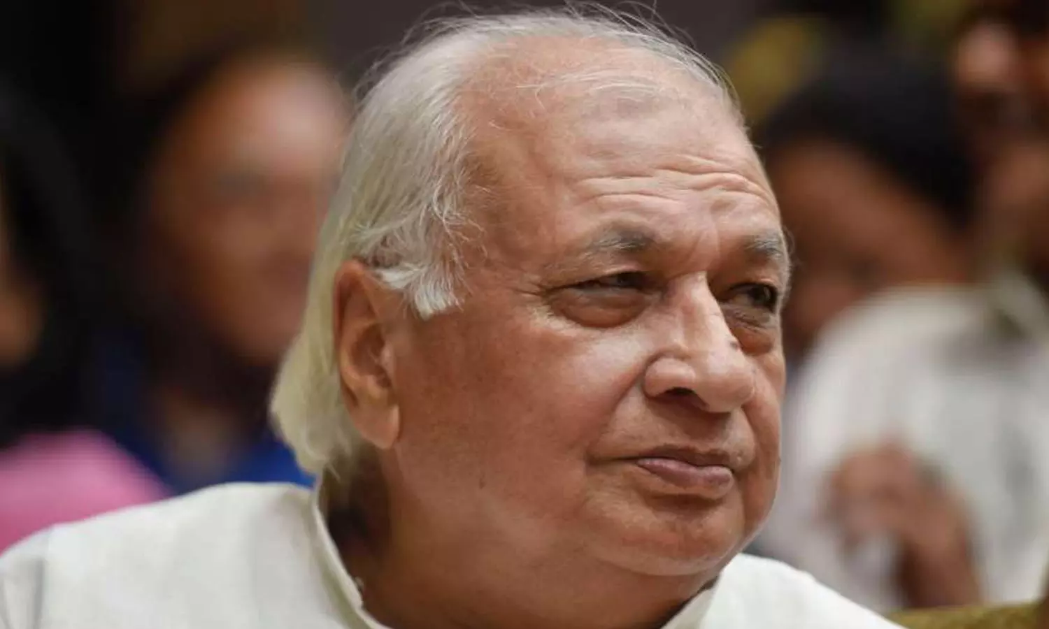 ജയിൻ ഹവാല ഇടപാടിൽ 7.63 കോടി കൈപ്പറ്റി; ഗവർണർക്കെതിരെ ആരോപണവുമായി ദേശാഭിമാനി ലേഖനം ജയിൻ ഹവാല ഇടപാടിൽ 7.63 കോടി കൈപ്പറ്റി; ഗവർണർക്കെതിരെ ആരോപണവുമായി ദേശാഭിമാനി ലേഖനം