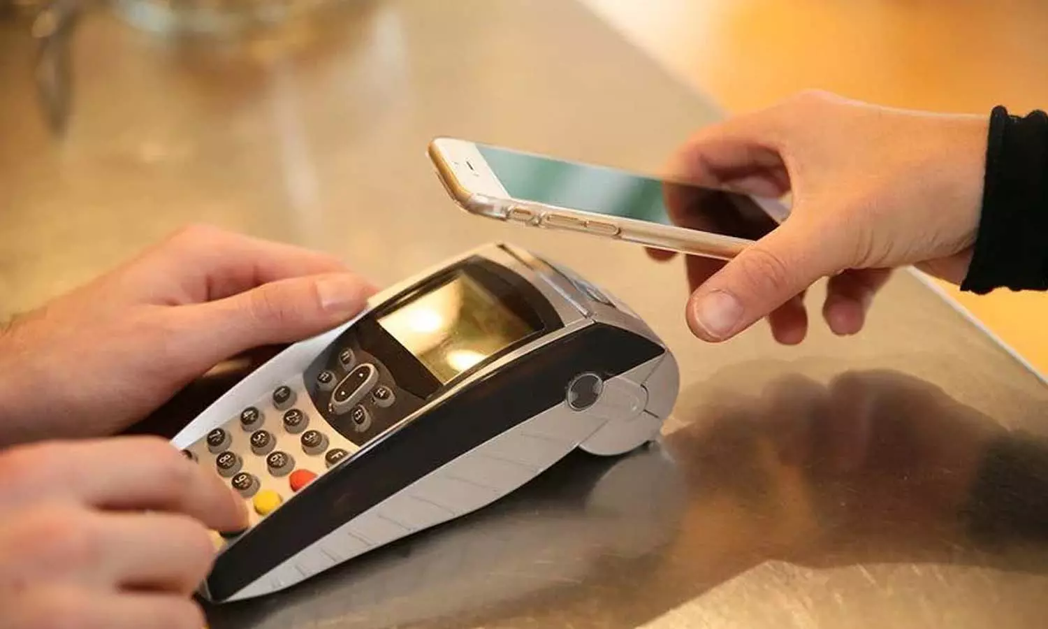 എല്ലാ വാണിജ്യ സ്ഥാപനങ്ങളിലും ഇലക്ട്രോണിക് പേയ്മെന്റ്; നിർദേശം നൽകി ഖത്തർ എല്ലാ വാണിജ്യ സ്ഥാപനങ്ങളിലും ഇലക്ട്രോണിക് പേയ്മെന്റ്; നിർദേശം നൽകി ഖത്തർ