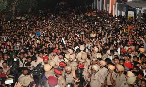 ഹോസ്റ്റൽ വാർഡനെ സ്ഥലം മാറ്റി; ചണ്ഡിഗഢ് സർവകലാശാലയിൽ വിദ്യാർഥികൾ സമരം അവസാനിപ്പിച്ചു