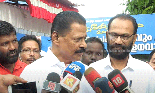 പഴയ വീഞ്ഞ് പുതിയ കുപ്പിയിലാക്കിയിരിക്കുകയാണ്: മുഖ്യമന്ത്രിക്കെതിരായ ഗവർണറുടെ ആരോപണങ്ങളെ തള്ളി സിപിഎം പഴയ വീഞ്ഞ് പുതിയ കുപ്പിയിലാക്കിയിരിക്കുകയാണ്: മുഖ്യമന്ത്രിക്കെതിരായ ഗവർണറുടെ ആരോപണങ്ങളെ തള്ളി സിപിഎം