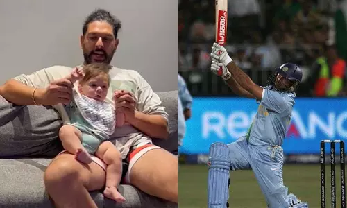 ഡർബൻ കോരിത്തരിച്ച നിമിഷം; ആറാട്ടത്തിന്റെ 15-ാം വർഷം-പപ്പയ്ക്കൊപ്പം റീവൈൻഡടിച്ച് കുഞ്ഞുയുവിയുടെ ആഘോഷം ഡർബൻ കോരിത്തരിച്ച നിമിഷം; ആറാട്ടത്തിന്റെ 15-ാം വർഷം-പപ്പയ്ക്കൊപ്പം റീവൈൻഡടിച്ച് കുഞ്ഞുയുവിയുടെ ആഘോഷം