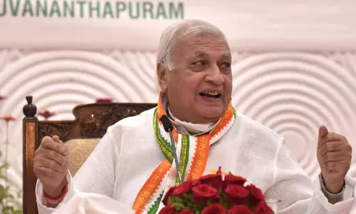 ഗവര്‍ണറുടെ ചൂണ്ടയില്‍ ആര് കുരുങ്ങും