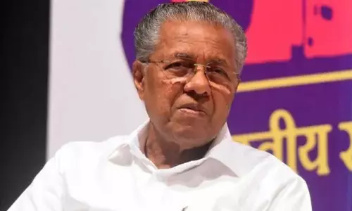 ആവേശം വേണ്ട, പോപ്പുലർ ഫ്രണ്ട് നിരോധനത്തിലുള്ള നടപടികൾ നിയമപരമായിരിക്കണം; ഉദ്യോഗസ്ഥരോട് മുഖ്യമന്ത്രി