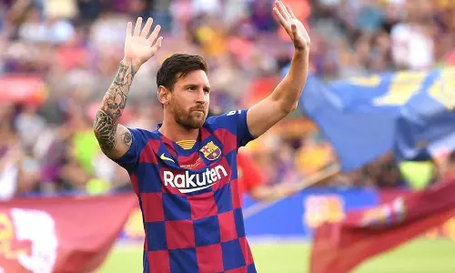 മെസ്സിയെ തിരിച്ചെത്തിക്കാൻ ബാഴ്സ; നാലുപേർ പുറത്താകും-വമ്പൻ നീക്കങ്ങളുമായി കറ്റാലൻ ക്ലബ് മെസ്സിയെ തിരിച്ചെത്തിക്കാൻ ബാഴ്സ; നാലുപേർ പുറത്താകും-വമ്പൻ നീക്കങ്ങളുമായി കറ്റാലൻ ക്ലബ്