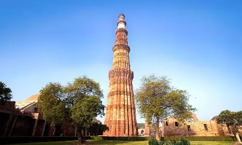 ഖുത്തുബ് മിനാർ ഭൂമി തന്റെ പൂർവിക സ്വത്ത്; ഉടമസ്ഥാവകാശ ഹരജി തള്ളി കോടതി; പിഴ ചുമത്തണമെന്ന് പുരാവസ്തു ​ഗവേഷണ വകുപ്പ്