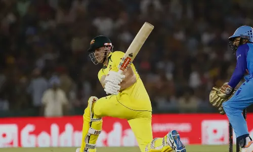 അടിക്ക് തിരിച്ചടി; ആസ്‌ത്രേലിയക്ക് നാല് വിക്കറ്റ് ജയം