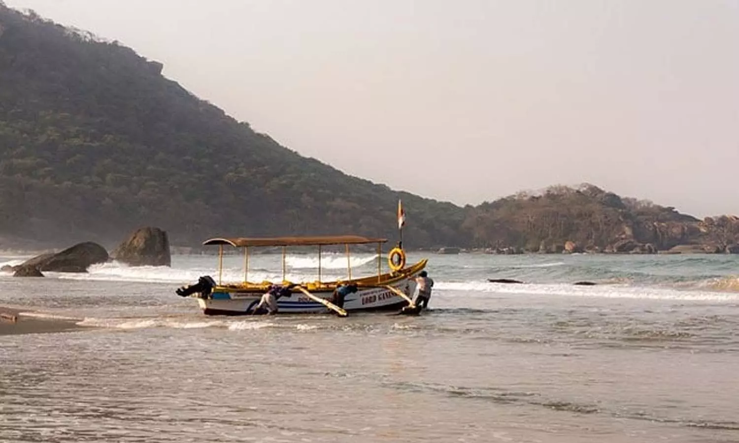 പ്രതിസന്ധിയിൽ പലായനം തുടരുന്നു; 12 ശ്രീലങ്കൻ പൗരന്മാർ കൂടി തമിഴ്‌നാട്ടിലെത്തി