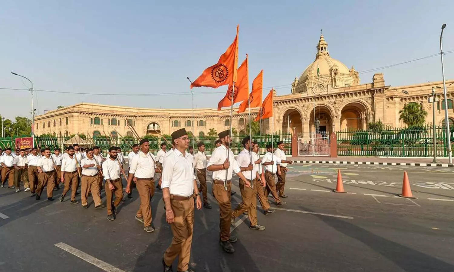 റിപ്പബ്ലിക് പരേഡിലേക്ക് ആർഎസ്എസിനെ നെഹ്റു ക്ഷണിച്ചോ? തെളിവില്ല, വാദം മാത്രം റിപ്പബ്ലിക് പരേഡിലേക്ക് ആർഎസ്എസിനെ നെഹ്റു ക്ഷണിച്ചോ? തെളിവില്ല, വാദം മാത്രം