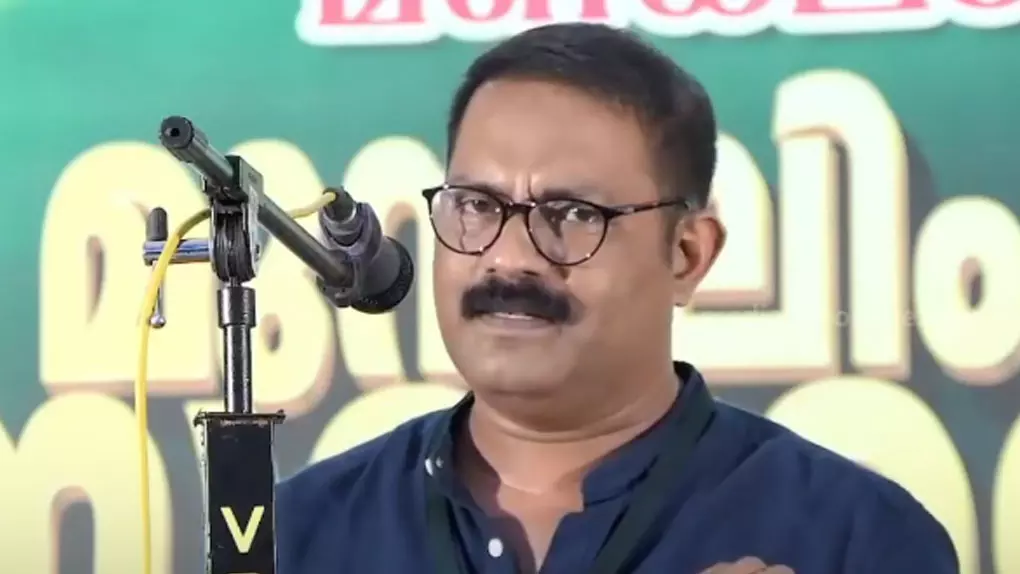 പ്രവാചക ചരിത്രം വളച്ചൊടിച്ചു, എന്തിനാണ് ഫാഷിസ്റ്റുകൾക്ക് മരുന്നിട്ടുകൊടുക്കുന്നത്; എസ്ഡിപിഐക്കെതിരെ കെഎം ഷാജി പ്രവാചക ചരിത്രം വളച്ചൊടിച്ചു, എന്തിനാണ് ഫാഷിസ്റ്റുകൾക്ക് മരുന്നിട്ടുകൊടുക്കുന്നത്; എസ്ഡിപിഐക്കെതിരെ കെഎം ഷാജി