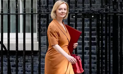 അപ്രധാനിയായ ഏതെങ്കിലും രാജകുടുബാംഗമായിരിക്കും;  ബ്രിട്ടീഷ് പ്രധാനമന്ത്രിയെ തിരിച്ചറിയാതെ ആസ്ത്രേലിയന്‍ ചാനലിലെ അവതാരകര്‍