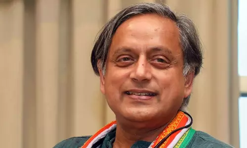 തരൂരിനെ പ്രസിഡണ്ടാക്കണം; സോണിയയ്ക്ക് കത്തയച്ച് ഇന്ത്യൻ ഓവർസീസ് കോൺഗ്രസ് തരൂരിനെ പ്രസിഡണ്ടാക്കണം; സോണിയയ്ക്ക് കത്തയച്ച് ഇന്ത്യൻ ഓവർസീസ് കോൺഗ്രസ്