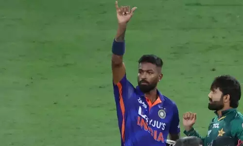 അടിച്ചെടുത്തും എറിഞ്ഞും നേട്ടമുണ്ടാക്കി ഹാർദിക് പാണ്ഡ്യ