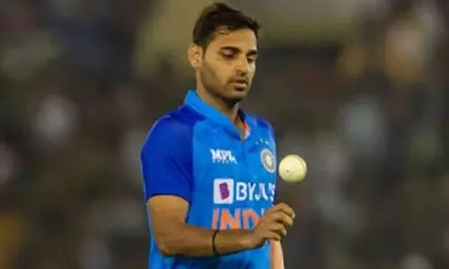 ഭുവനേശ്വർ കുമാറിന് എന്ത് പറ്റി? തല്ല് വാങ്ങാൻ മടിയില്ലാതായി...! ഭുവനേശ്വർ കുമാറിന് എന്ത് പറ്റി? തല്ല് വാങ്ങാൻ മടിയില്ലാതായി...!