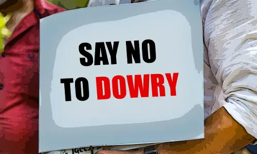 ചെവി മുറിച്ചു, ചൂടുള്ള പാത്രങ്ങള് കൊണ്ട് പൊള്ളിച്ചു; സ്ത്രീധനത്തിന്റെ പേരില് യുവതി നേരിട്ടത് ക്രൂര പീഡനം ചെവി മുറിച്ചു, ചൂടുള്ള പാത്രങ്ങള് കൊണ്ട് പൊള്ളിച്ചു; സ്ത്രീധനത്തിന്റെ പേരില് യുവതി നേരിട്ടത് ക്രൂര പീഡനം