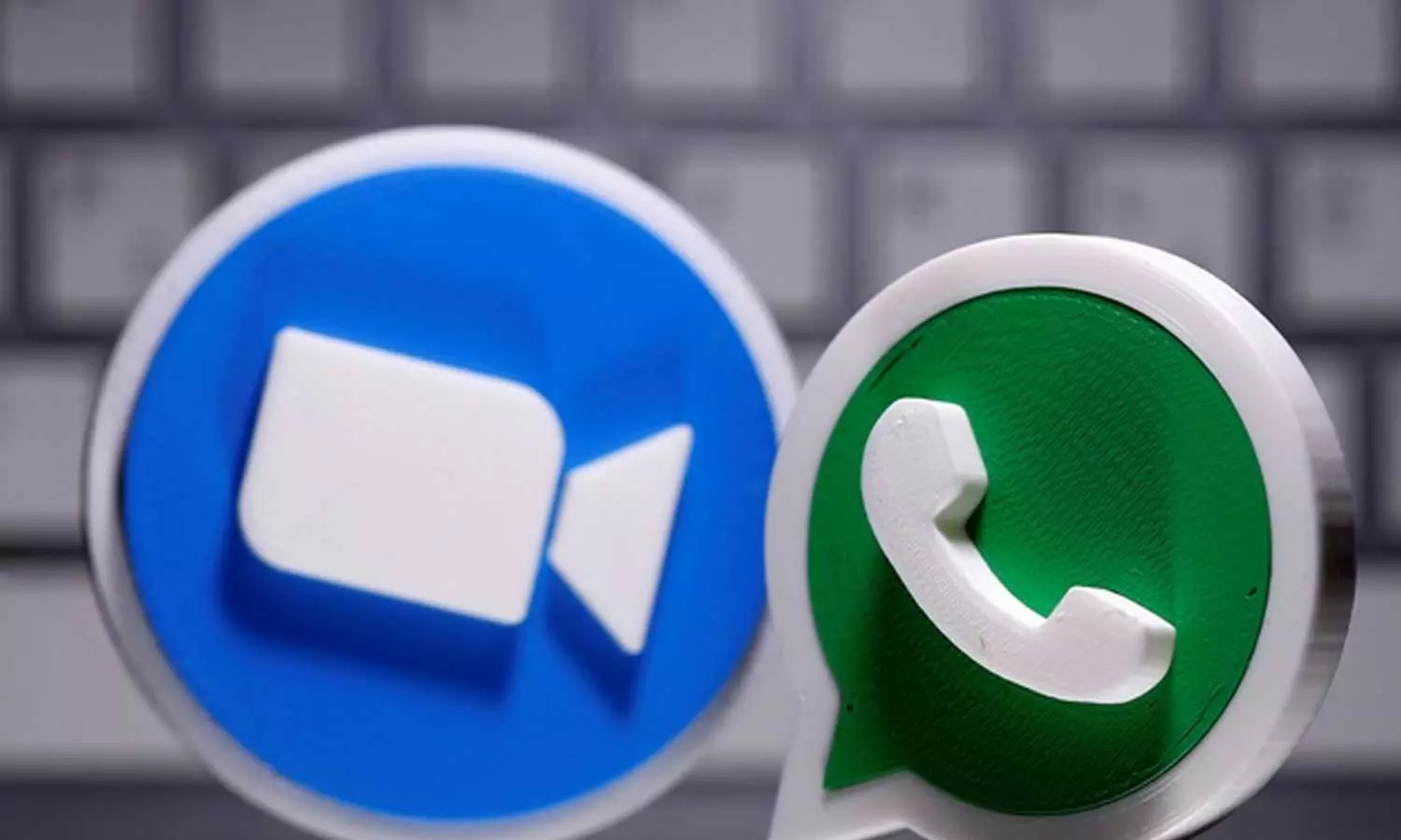 വാട്സ് ആപ്പ്, സൂം ആപ്ലിക്കേഷനുകൾക്ക് ലൈസൻസ് നിർബന്ധമാക്കാനൊരുങ്ങി കേന്ദ്രസർക്കാർ വാട്സ് ആപ്പ്, സൂം ആപ്ലിക്കേഷനുകൾക്ക് ലൈസൻസ് നിർബന്ധമാക്കാനൊരുങ്ങി കേന്ദ്രസർക്കാർ