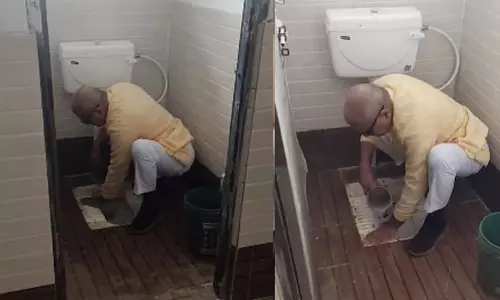 ഇതൊന്നും അത്ര വലിയ കാര്യമല്ല; സ്കൂളിലെ ശുചിമുറി കൈ കൊണ്ട് വൃത്തിയാക്കി ബി.ജെ.പി എം.പി