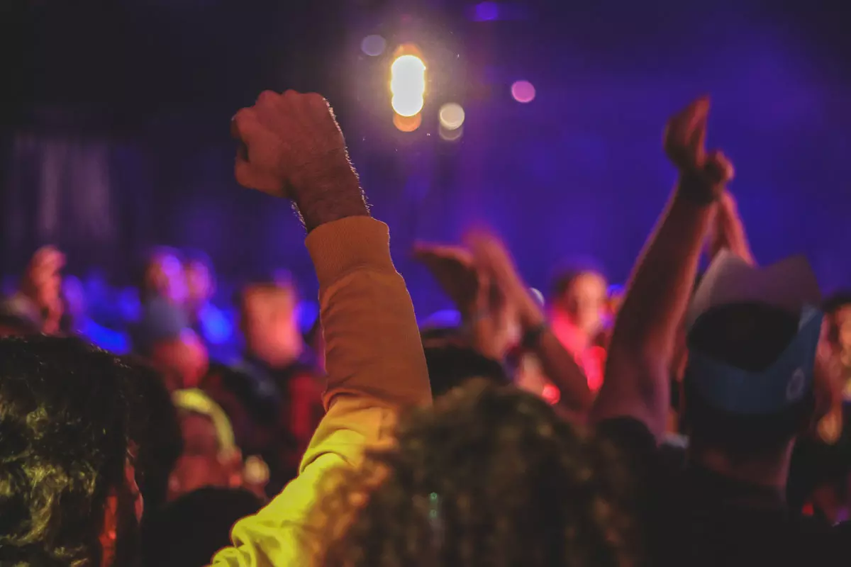 കൊച്ചിയില്‍ ഡി.ജെ പാർട്ടിക്ക് ഇടയിൽ ഒരാളെ കുത്തിക്കൊന്നു