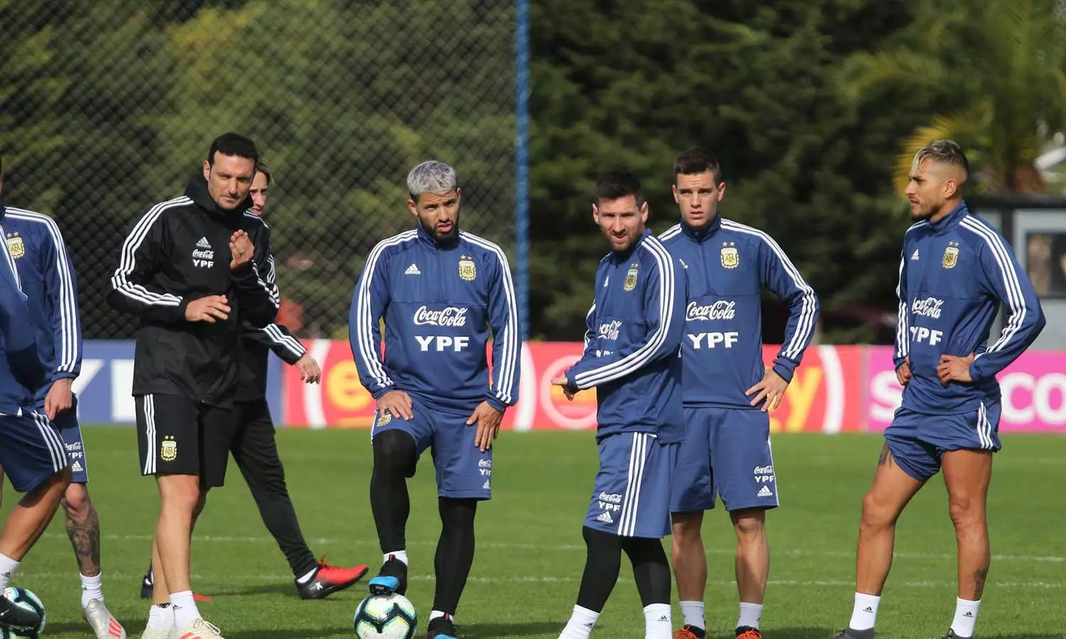 തോൽവിയറിയാതെ 34 മത്സരങ്ങൾ, റെക്കോർഡിന് തൊട്ടരികെ; അപരാജിതരായി അർജന്റീന തോൽവിയറിയാതെ 34 മത്സരങ്ങൾ, റെക്കോർഡിന് തൊട്ടരികെ; അപരാജിതരായി അർജന്റീന