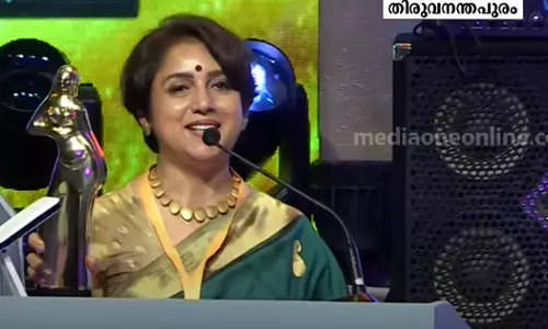 40 വര്‍ഷമെടുത്തു ഇവള്‍ എന്‍റെ കയ്യില്‍ വരാന്‍: രേവതി