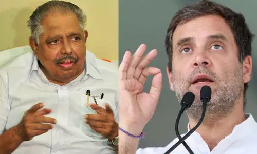 ആര്യാടൻ മുഹമ്മദിന് അന്തിമോപചാരം അർപ്പിക്കാൻ രാഹുൽ ഗാന്ധി നിലമ്പൂരിലെ വീട്ടിലെത്തി