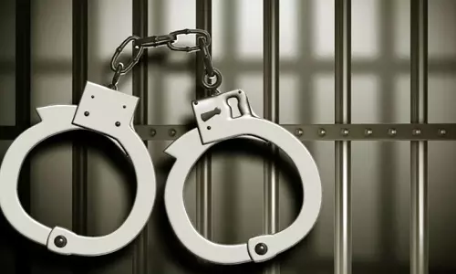 പത്തനംതിട്ടയിൽ പൊലീസിനെ അക്രമിച്ച് സിപിഎം ബ്രാഞ്ച് സെക്രട്ടറി