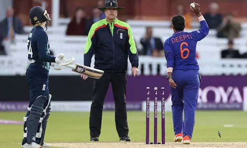 മങ്കാദിങ് നടത്തുന്ന ബോളർമാർക്ക് ഐ.സി.സി ധീരതക്കുള്ള അവാർഡ് നൽകണം- അശ്വിൻ