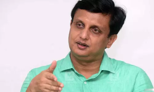 ജോലിയെടുക്കാതെ പദവിയിൽ തുടരാനാവില്ല; ഉദ്യോഗസ്ഥരെ ശകാരിച്ച് മന്ത്രി റിയാസ്