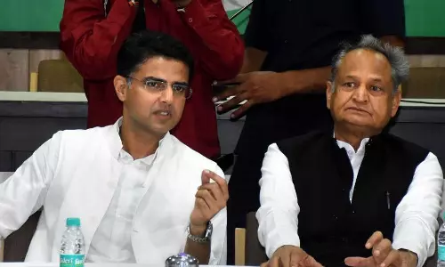 രാജസ്ഥാനിൽ പ്രതിസന്ധി പരിഹരിക്കാൻ തിരക്കിട്ട ശ്രമങ്ങൾ; സച്ചിൻ പൈലറ്റ് മുഖ്യമന്ത്രിയാകില്ലെന്ന് റിപ്പോർട്ട് രാജസ്ഥാനിൽ പ്രതിസന്ധി പരിഹരിക്കാൻ തിരക്കിട്ട ശ്രമങ്ങൾ; സച്ചിൻ പൈലറ്റ് മുഖ്യമന്ത്രിയാകില്ലെന്ന് റിപ്പോർട്ട്