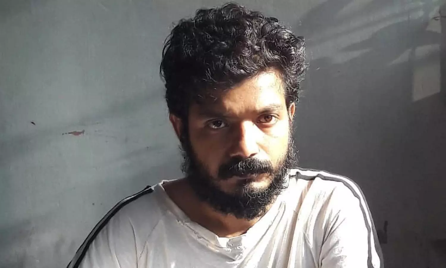 മാധ്യമപ്രവർത്തകയെ അസഭ്യം പറഞ്ഞ കേസ്: നടൻ ശ്രീനാഥ് ഭാസി പൊലീസ് സ്റ്റേഷനിൽ ഹാജരായി