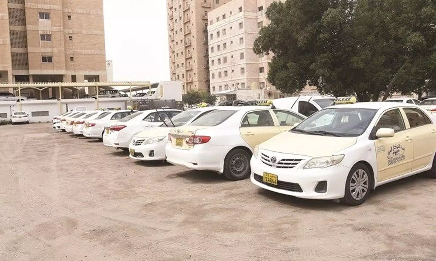 കുവൈത്ത് വിമാനത്താവളത്തിൽ എത്തുന്നവർ അംഗീകൃത ടാക്സികളെ മാത്രമേ ആശ്രയിക്കാവൂ; മുന്നറിയിപ്പ് ആവർത്തിച്ച് ഭരണകൂടം