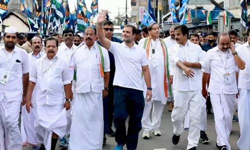 ഭാരത് ജോഡോ യാത്ര ഗതാഗത തടസം ഉണ്ടാക്കുന്നു: ഹരജി ഇന്ന് ഹൈക്കോടതിയില് ഭാരത് ജോഡോ യാത്ര ഗതാഗത തടസം ഉണ്ടാക്കുന്നു: ഹരജി ഇന്ന് ഹൈക്കോടതിയില്