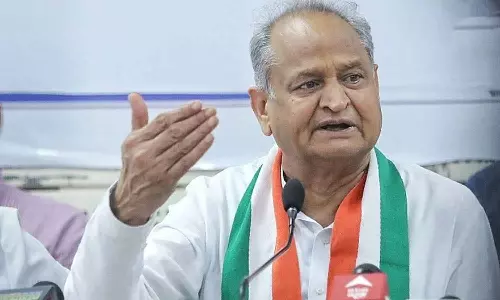 അശോക് ഗെഹലോട്ടിനെ കോൺഗ്രസ് അധ്യക്ഷനാക്കുന്നത് പുനഃപരിശോധിച്ചേക്കും അശോക് ഗെഹലോട്ടിനെ കോൺഗ്രസ് അധ്യക്ഷനാക്കുന്നത് പുനഃപരിശോധിച്ചേക്കും