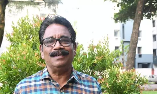 രോഗം മൂർദ്ധന്യാവസ്ഥയിലാണ്, കരള് ദാതാവിനെ കണ്ടെത്താന് സഹായിക്കണം; നിറകണ്ണുകളോടെ നടന് വിജയന് കാരന്തൂര് രോഗം മൂർദ്ധന്യാവസ്ഥയിലാണ്, കരള് ദാതാവിനെ കണ്ടെത്താന് സഹായിക്കണം; നിറകണ്ണുകളോടെ നടന് വിജയന് കാരന്തൂര്