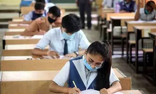 പരീക്ഷകൾ അവസാനിപ്പിക്കാൻ സമയമായോ ?