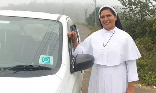 സിസ്റ്റർ ലൂസി കളപ്പുര വീണ്ടും സമരത്തിലേക്ക്; മഠം അധികൃതർ ദ്രോഹിക്കുന്നുവെന്ന് ആരോപണം