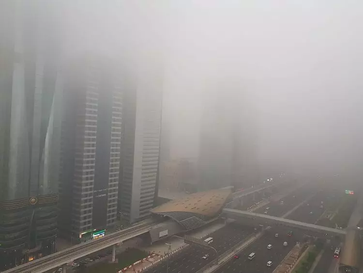 യു.എ.ഇയിൽ ശക്തമായ മൂടൽമഞ്ഞിന് സാധ്യത; വാഹനമോടിക്കുന്നവർ ജാഗ്രത പാലിക്കണം യു.എ.ഇയിൽ ശക്തമായ മൂടൽമഞ്ഞിന് സാധ്യത; വാഹനമോടിക്കുന്നവർ ജാഗ്രത പാലിക്കണം