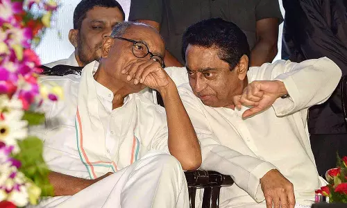 ഗെഹ്ലോട്ടിന് പകരം പുതിയ പേരുകൾ തേടി ഹൈക്കമാൻഡ്; കമൽനാഥും ദിഗ് വിജയ് സിങും പരിഗണനയിൽ ഗെഹ്ലോട്ടിന് പകരം പുതിയ പേരുകൾ തേടി ഹൈക്കമാൻഡ്; കമൽനാഥും ദിഗ് വിജയ് സിങും പരിഗണനയിൽ