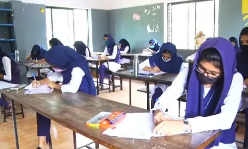 ഡിഗ്രി സീറ്റില്ല; മലബാർ ജില്ലകളിൽ പ്രവേശനം ലഭിക്കാതെ വലഞ്ഞ് വിദ്യാർഥികൾ