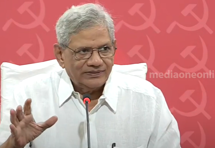 നിരോധനം കൊണ്ടായില്ല, ആര്‍.എസ്.എസിനെ മൂന്നു തവണ നിരോധിച്ചിട്ടുണ്ട്: യെച്ചൂരി