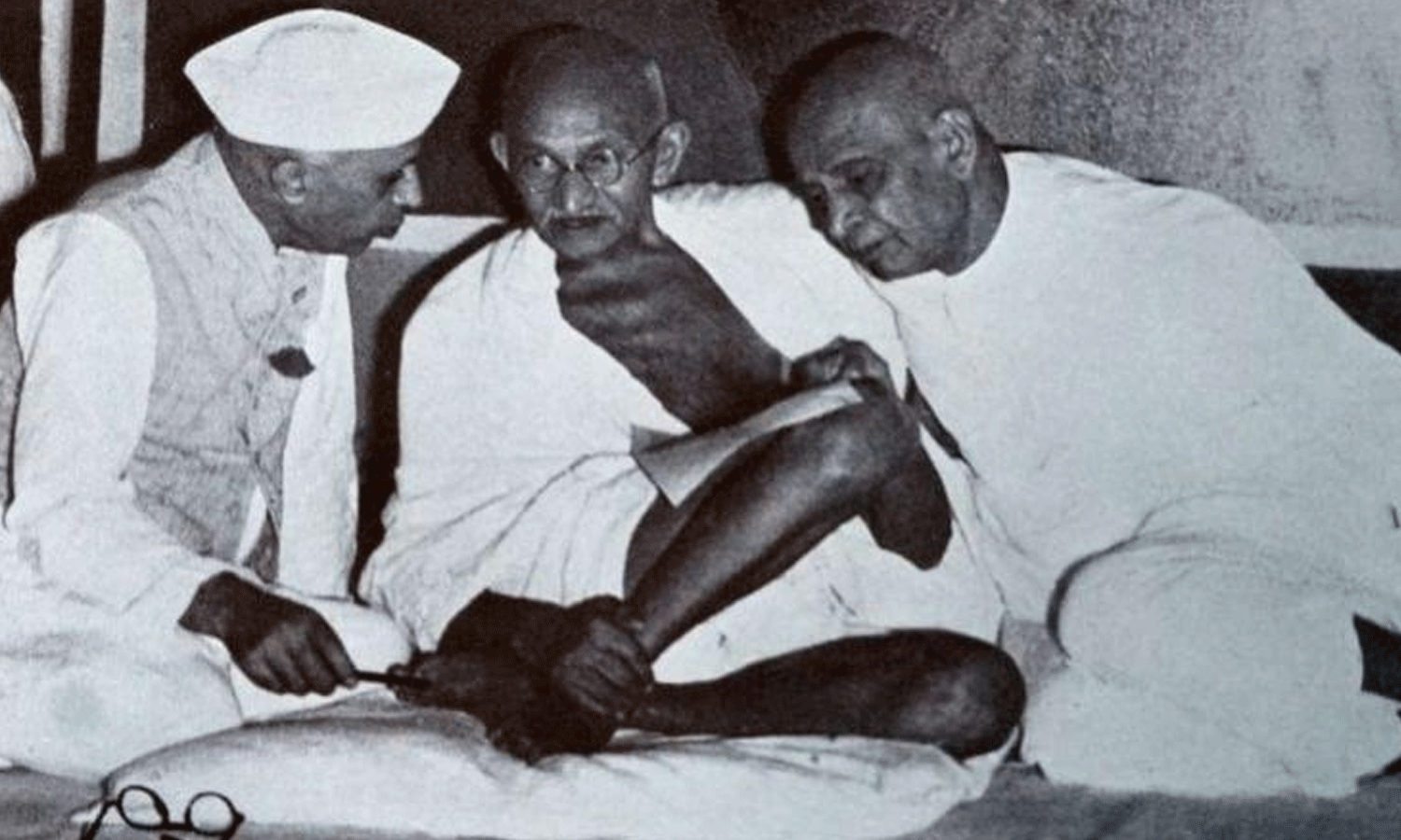 1948ൽ സർദാർ പട്ടേലെടുത്ത ആ തീരുമാനം: ആർഎസ്എസ്- നിരോധനത്തിന് മുമ്പും ശേഷവും... 1948ൽ സർദാർ പട്ടേലെടുത്ത ആ തീരുമാനം: ആർഎസ്എസ്- നിരോധനത്തിന് മുമ്പും ശേഷവും...