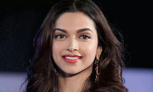 നടി ദീപിക പദുക്കോണ് ആശുപത്രിയില് നടി ദീപിക പദുക്കോണ് ആശുപത്രിയില്