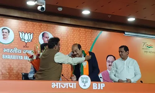 ഹിമാചൽ കോൺഗ്രസ് വർക്കിങ് പ്രസിഡണ്ട് ഹർഷ് മഹാജൻ ബിജെപിയിൽ