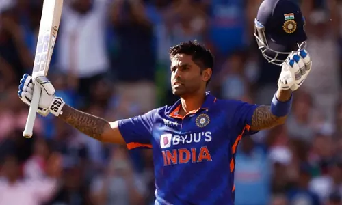 ബാബറിനെയും പിന്തള്ളി സൂര്യകുമാർ യാദവ്; കരിയറിലെ ഏറ്റവും മികച്ച റാങ്കിങ്