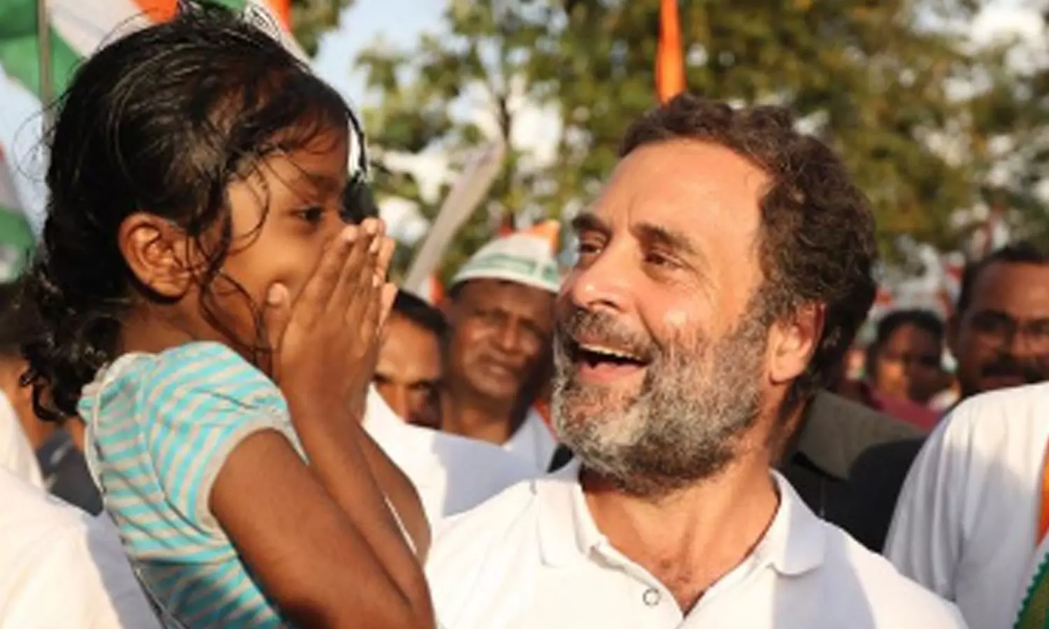 ഈ നിമിഷങ്ങൾക്കായി ആയിരം മൈൽ നടക്കാനും തയ്യാർ; കുട്ടി യാത്രികരെ ചേർത്തുനിർത്തി രാഹുൽ ഈ നിമിഷങ്ങൾക്കായി ആയിരം മൈൽ നടക്കാനും തയ്യാർ; കുട്ടി യാത്രികരെ ചേർത്തുനിർത്തി രാഹുൽ