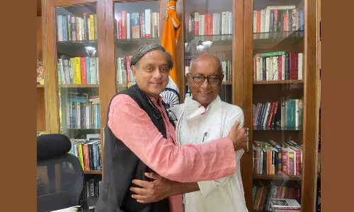 കോൺഗ്രസ് പ്രസിഡന്റ് തെരഞ്ഞെടുപ്പ്: കറുത്ത കുതിരയാകുമോ തരൂർ? കോൺഗ്രസ് പ്രസിഡന്റ് തെരഞ്ഞെടുപ്പ്: കറുത്ത കുതിരയാകുമോ തരൂർ?