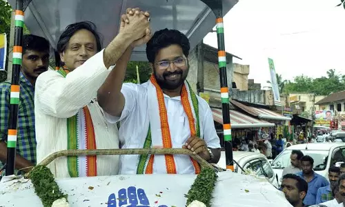 തരൂരിനൊപ്പമെന്ന് കെ.എസ് ശബരീനാഥൻ; കേരളത്തിൽനിന്ന് ആദ്യ പിന്തുണ തരൂരിനൊപ്പമെന്ന് കെ.എസ് ശബരീനാഥൻ; കേരളത്തിൽനിന്ന് ആദ്യ പിന്തുണ